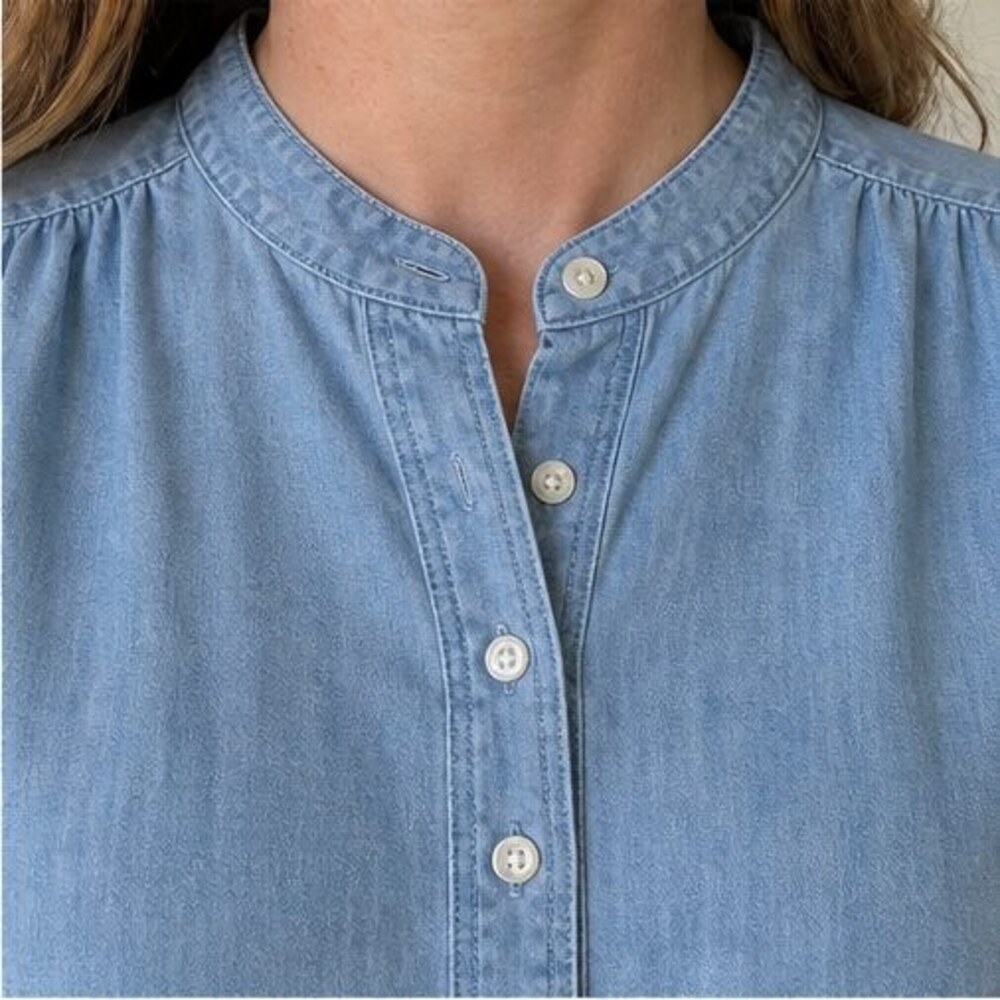 Emerald Button Blouse - Picture 4 of 6